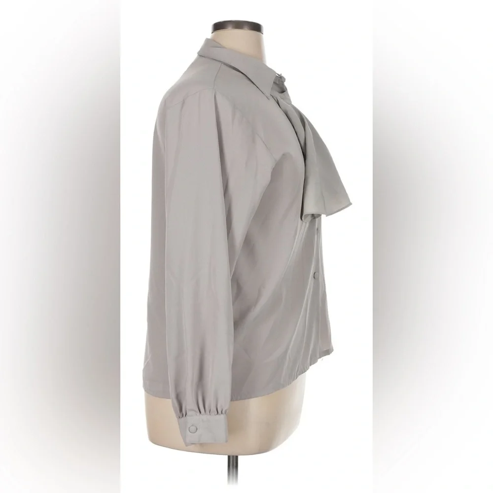 Yves St. Clair Gray Button Down Blouse with Notched Collar - Picture 4 of 4